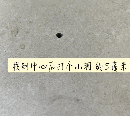 阿勒泰地瓷砖空鼓维修公司专业解答在瓷砖铺贴过程中，如果砂料搅拌不均匀，将会带来以下问题
